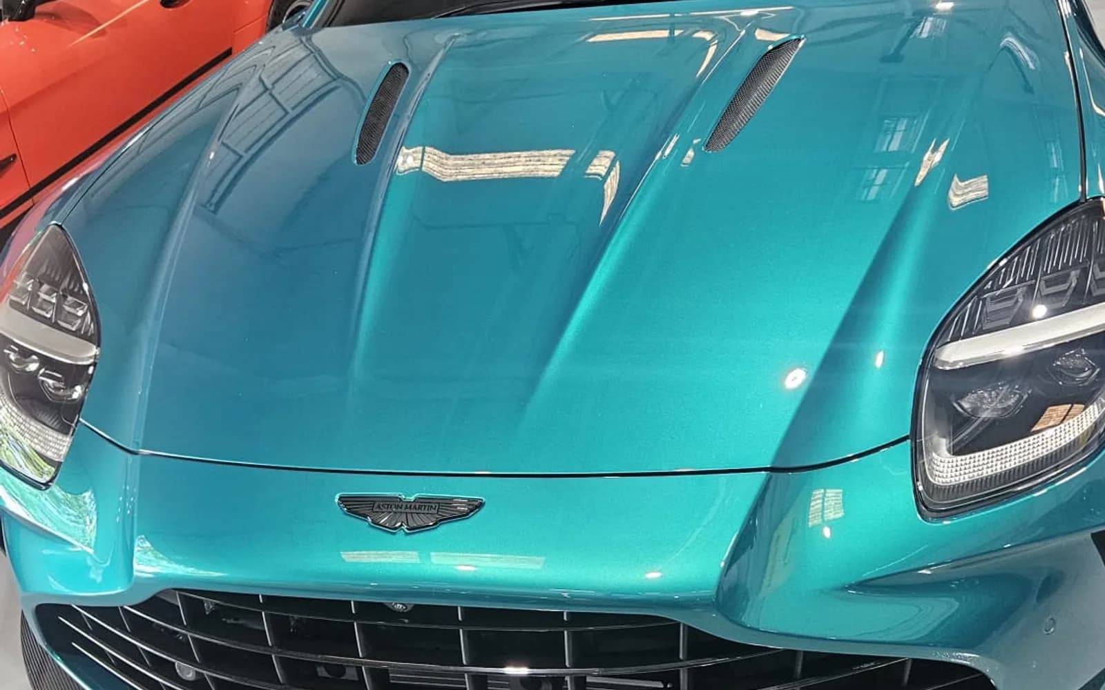 Aston Martin Vantage coupe in teal