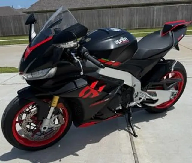 2024 Aprilia RSV4